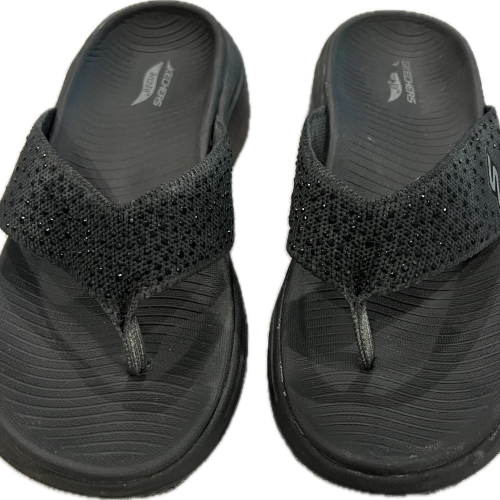 Skechers Black Glittery Flip Flops